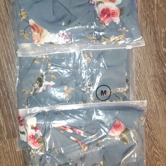 Gray Floral Wrap Maxi Dress With Slit 🌺 - Picture 3 of 3